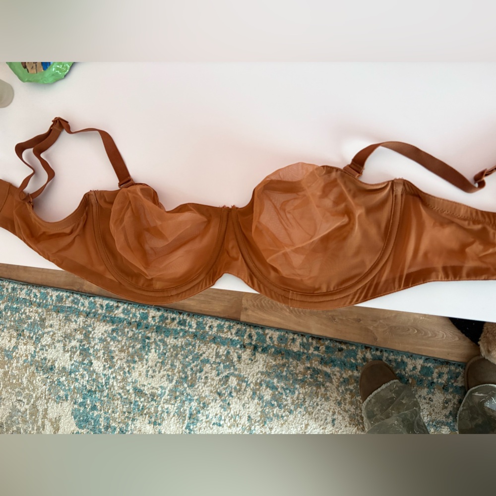 SKIMS Strapless Mesh Bra